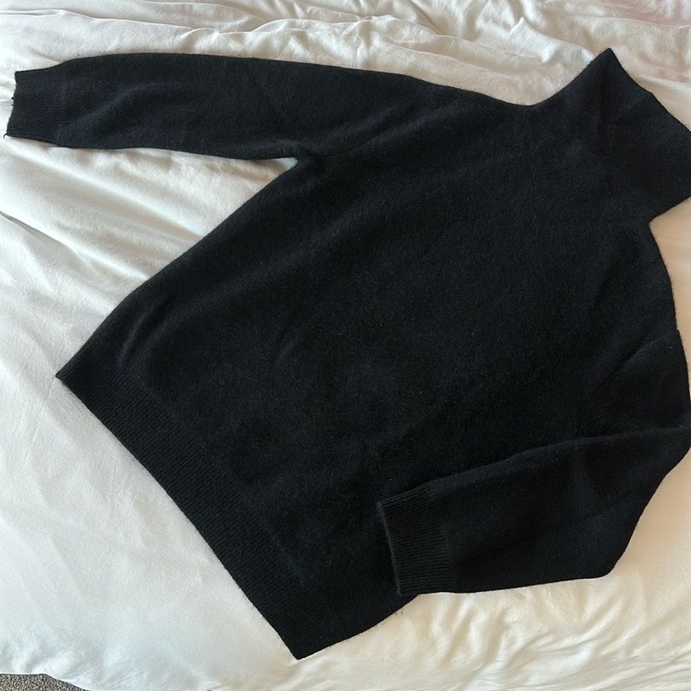 VINCE turtleneck sweater